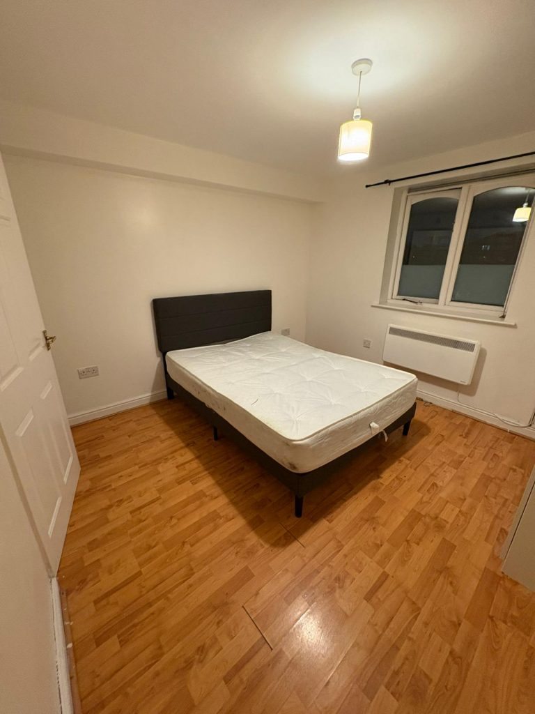 Dunlop Close property photo 5