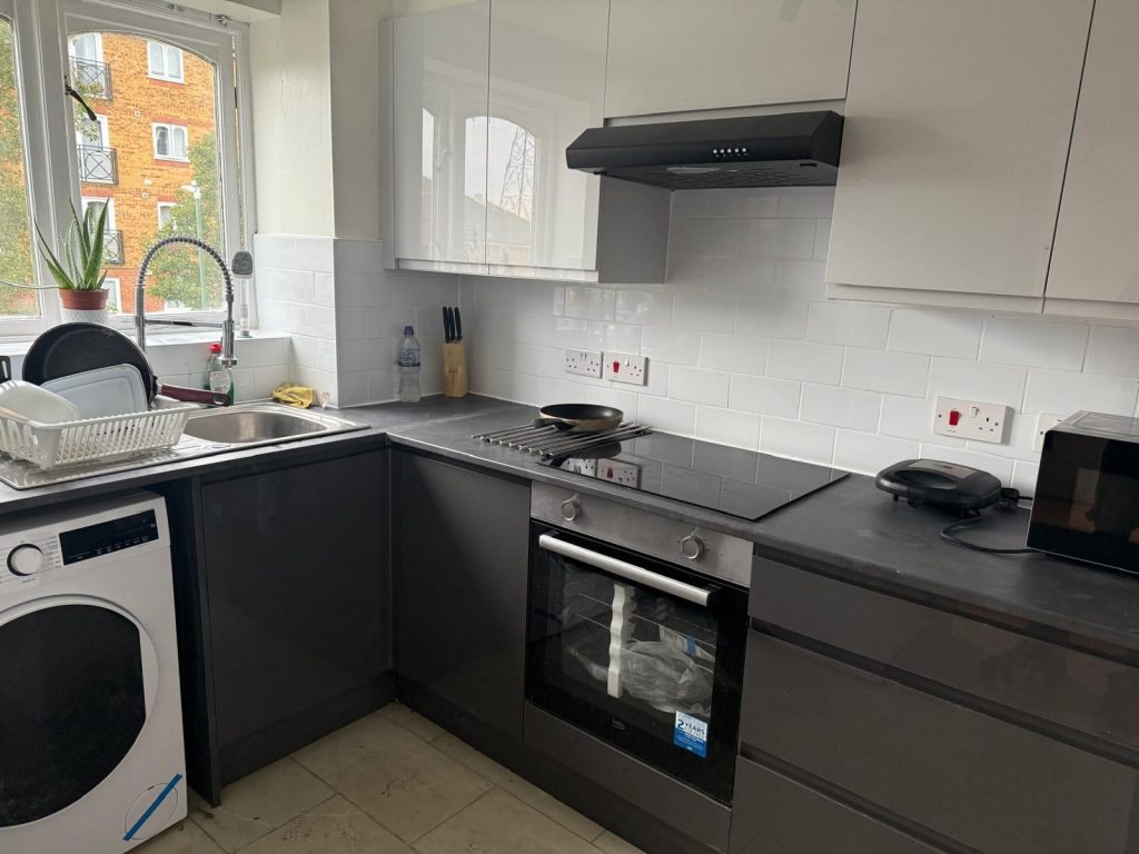Dunlop Close property photo 8