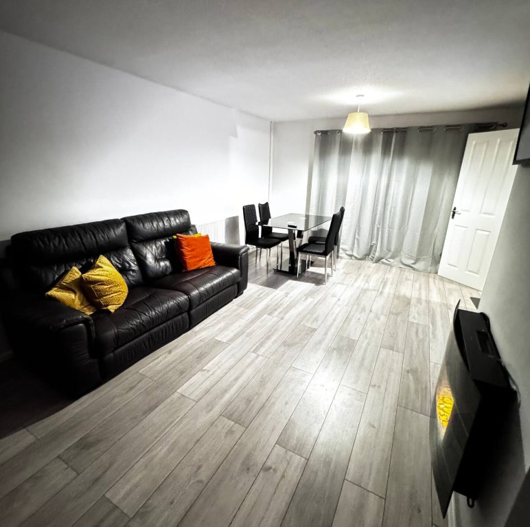 Lincoln Close property photo 10
